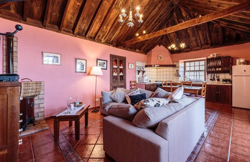 Santo Domingo Cabaña | Casa con bonitas vistas y cerca del centro del pueblo de Garafía, La Palma