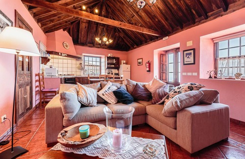 Santo Domingo Cabaña | Casa con bonitas vistas y cerca del centro del pueblo de Garafía, La Palma