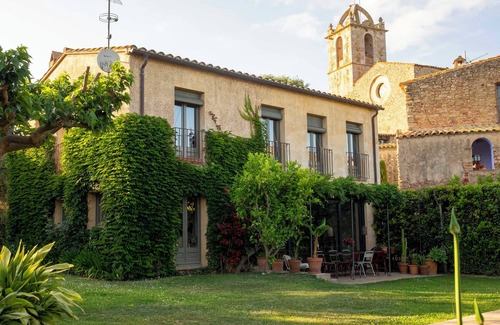 Llofriu Casa | Costa Brava Villa – Private Pool, Garden ideal for autumn gateways