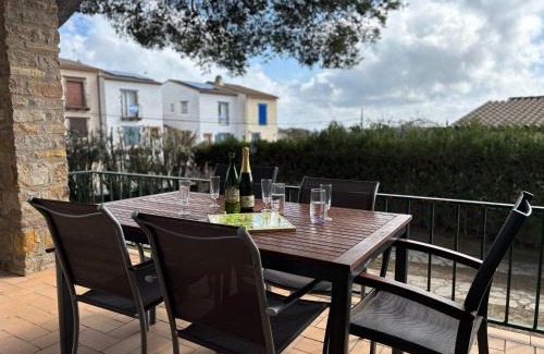 Torroella de Montgri Casa | Casa con Gran Jardín Privado y Piscina Comunitaria en Torroella de Montgrí - ES-323-44