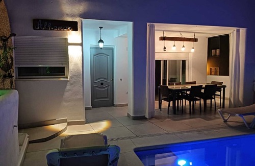 Punta Umbria Chalet De Esquí | Casa Alhamar con piscina y aparcamiento privado al lado de la playa