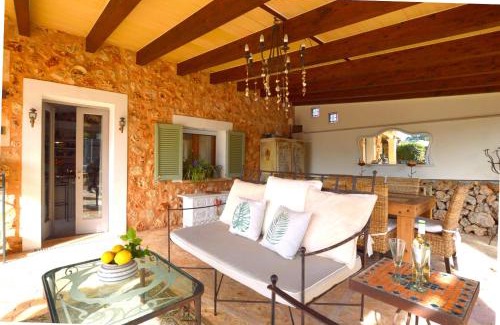 Costitx Casa | Casa con piscina en bonito entorno Mia