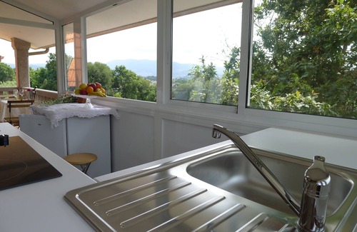 A Porqueira Casa | Swimming pool, beach and garden.