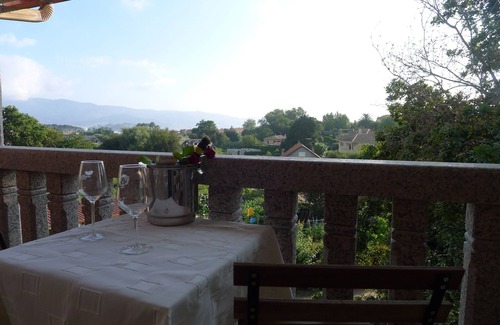 A Porqueira Casa | Swimming pool, beach and garden.
