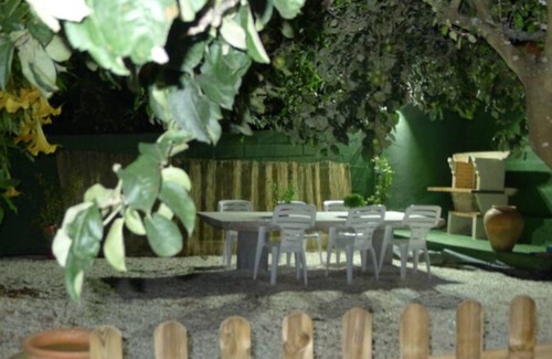 A Porqueira Casa | Swimming pool, beach and garden.