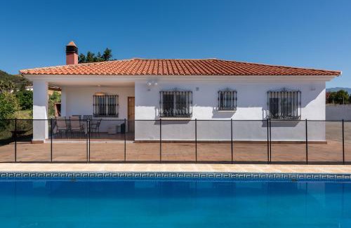 Nueva Milla de Oro Casa | Casa con piscina La Madriguera