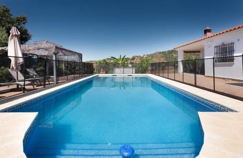 Nueva Milla de Oro Casa | Casa con piscina La Madriguera