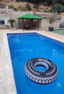 Vidreres Casa | Casa con piscina Privada y vistas fantásticas!