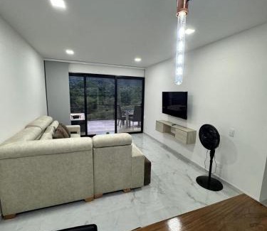 Dosquebradas Apartamento | Casa con Terraza y Vista Espectacular a la Naturaleza