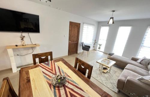 Tome Casa | Casa con vista al mar!