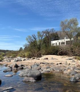 Villa Icho Cruz Casa | Casa con vista y acceso al río