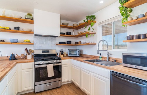 Landers Casa | CASA COPAL: Desert escape on 2.5 acres w/ hot tub near Joshua Tree National Park
