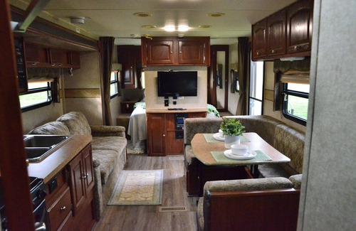 Pikeville Casa | Casa Coqui Camper, with WiFi, & AC, 3 miles from Falls Creek Falls State Park