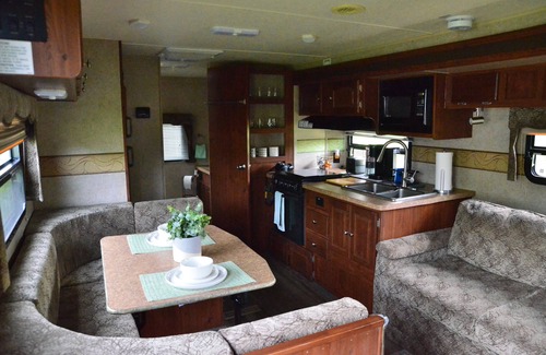 Pikeville Casa | Casa Coqui Camper, with WiFi, & AC, 3 miles from Falls Creek Falls State Park