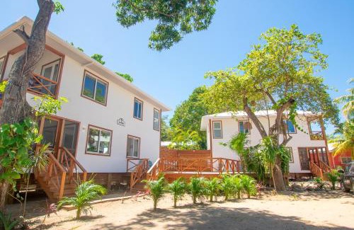 Antoneys Cay Casa | Casa Coral and Casa Palmera home