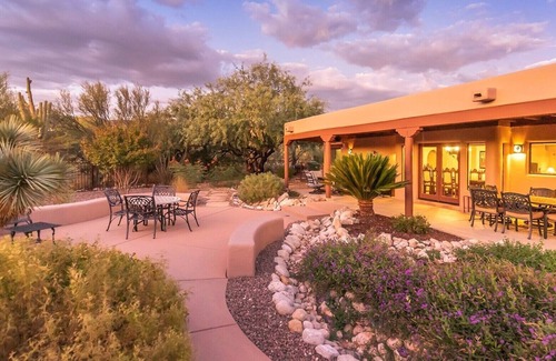 Tanque Verde Casa | Casa Coralina - Gran propiedad familiar privada del suroeste con piscina climatizada y vistas a la montaña