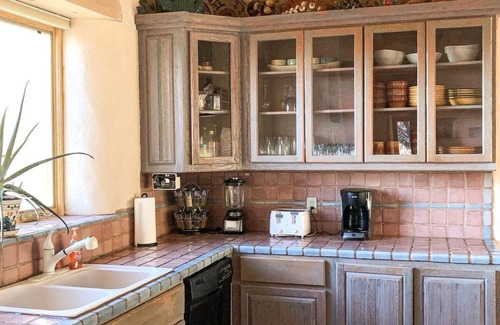 Arroyo Seco Casa | CASA COYOTE - Taos Custom Adobe Home - Vistas / Swim / Ski / Spa / Tennis / WIFI