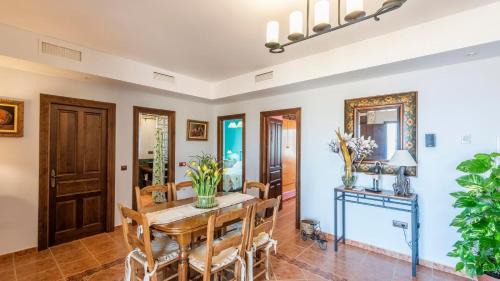 Almogia Casa | Casa Cuatro Vientos Almogía by Ruralidays