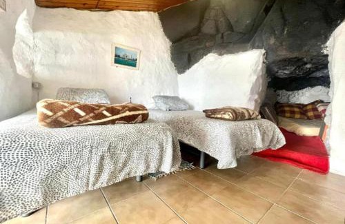 Valverde Casa | Casa Cueva con Vistas Panorámicas al Mar y BBQ