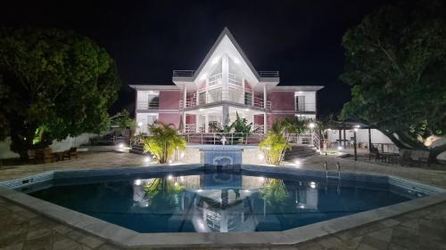 Conde Casa | Casa da Barbie na praia de Carapibus PB