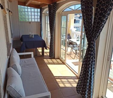 Cerdeira Casa | Casa da Costa - Piso con galería y terraza con vistas al mar