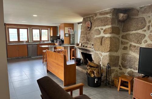 Cova Casa | Casa da Lage - Lareira - Vistas rio - Gerês