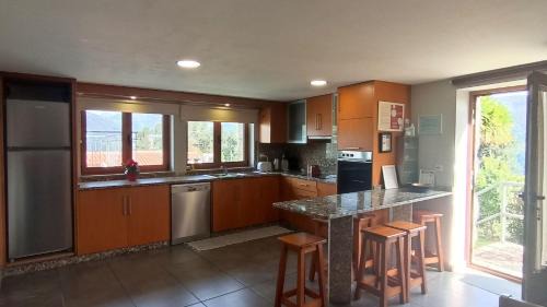 Cova Casa | Casa da Lage - Piscina Sazonal - Vistas rio - Gerês