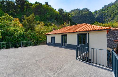 Faial Casa | Casa da Quebrada