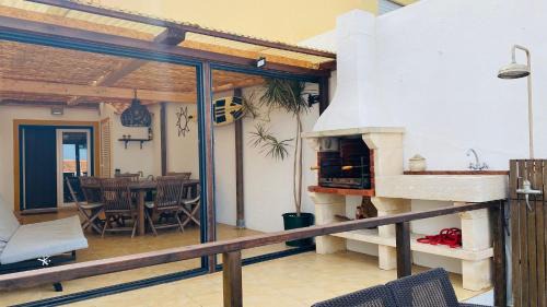 Praia de Santa Cruz Casa | Casa da Torre - BBQ and Terrace