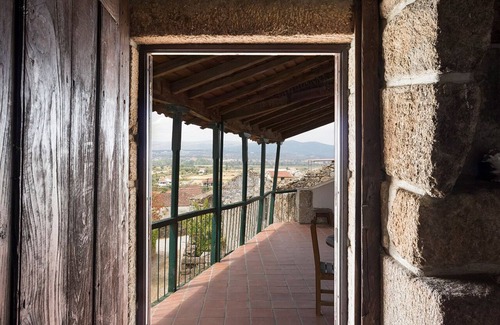 Chaves Casa | Casa de la Varanda / Quinta de Santa Isabel - Two-Bedroom Apartment