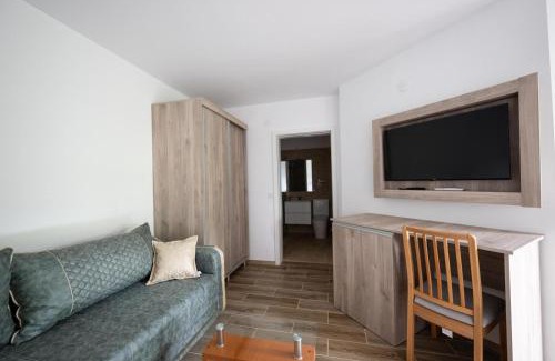 Eselnita Casa | Casa Dacia