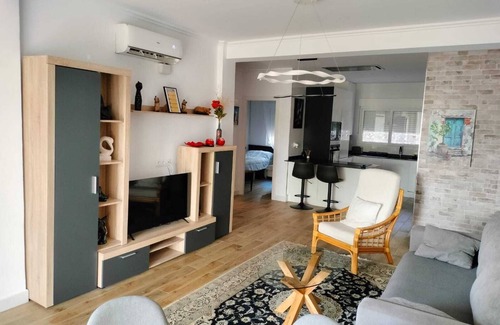 Les Deveses Apartamento | Casa Darius- 84 sqm-3 sz. 100 m to the beach Deveses, Newly renovated, Air-conditioned
