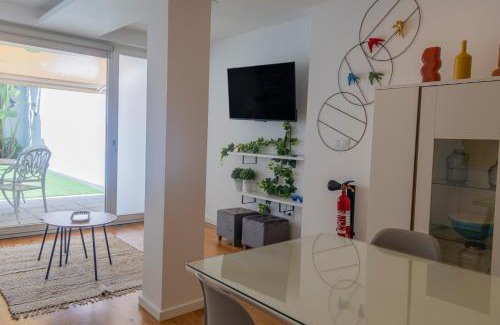 Aveiro Apartamento | Casa das Falcoeiras - AL com pátio e jardim privados
