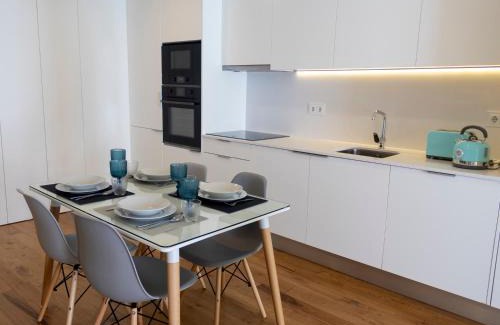 Aveiro Apartamento | Casa das Falcoeiras - AL com pátio e jardim privados