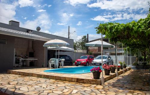 Matinhos Casa | Casa das Flores com piscina