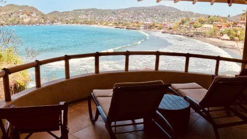 Playa la Madera Apartamento | Casa de Ali: Located on the beach!