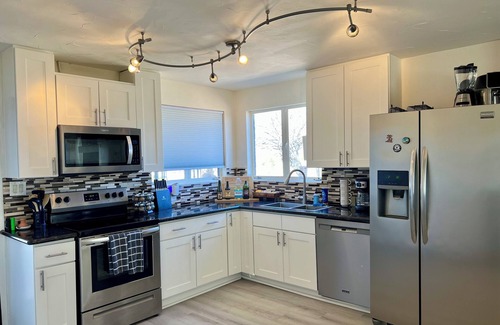 Twentynine Palms Casa | Casa De Amigos | 2 Acres, Spa, Game Room & Joshua Tree National Park!