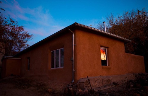 Abiquiu Casa | Casa de Artista ubicada en el encantador pueblo de Abiquiu