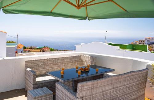 Chio Apartamento | CASA DE BOMBEROS - Chio - 5 rooms, 2 kitchen, 2 terraces, film projector, fibre net