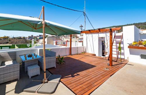 Chio Apartamento | CASA DE BOMBEROS - Chio - 5 rooms, 2 kitchen, 2 terraces, film projector, fibre net