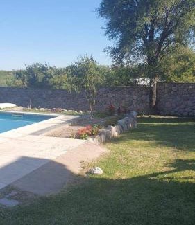 Capilla del Monte Chalet De Esquí | Casa de campo con hermosa vista a las sierras
