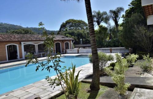 Amparo Casa | Casa de Campo Pinheirinhos - Chácara Leticia em Serra Negra