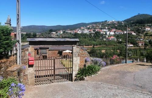 Cinfaes Casa | Casa de Campo "Quinta do Cadafaz"