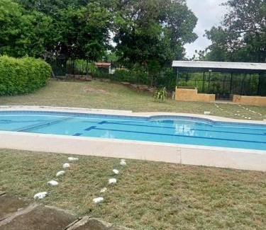 Girardot Casa | Casa de campo rural con piscina fenomenal