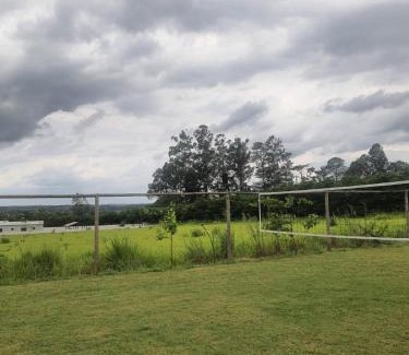 Tatui Chalet De Esquí | Casa de Campo/Sítio + Chalé Suíço + Área Festa + Piscina