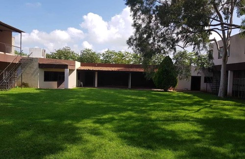 Tesistán Otro | Casa de Campo, Terraza para Todo Tipo de fiestas con amplias áreas verdes