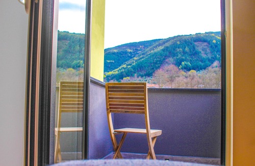Gois Cabaña | Casa de Campo Vale do Ceira, Quarto de Casal. Na Bela e Pacata Vila de Góis