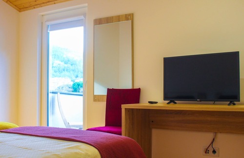 Gois Cabaña | Casa de Campo Vale do Ceira, Quarto Twin. Na Bela e Pacata Vila de Góis