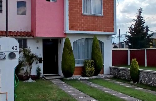 Toluca Casa | Casa de descanso en privada, jardín, alexa,asador, mascota, facturamos
