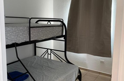 Coatepeque Casa | Casa de dos cuartos con aire e internet